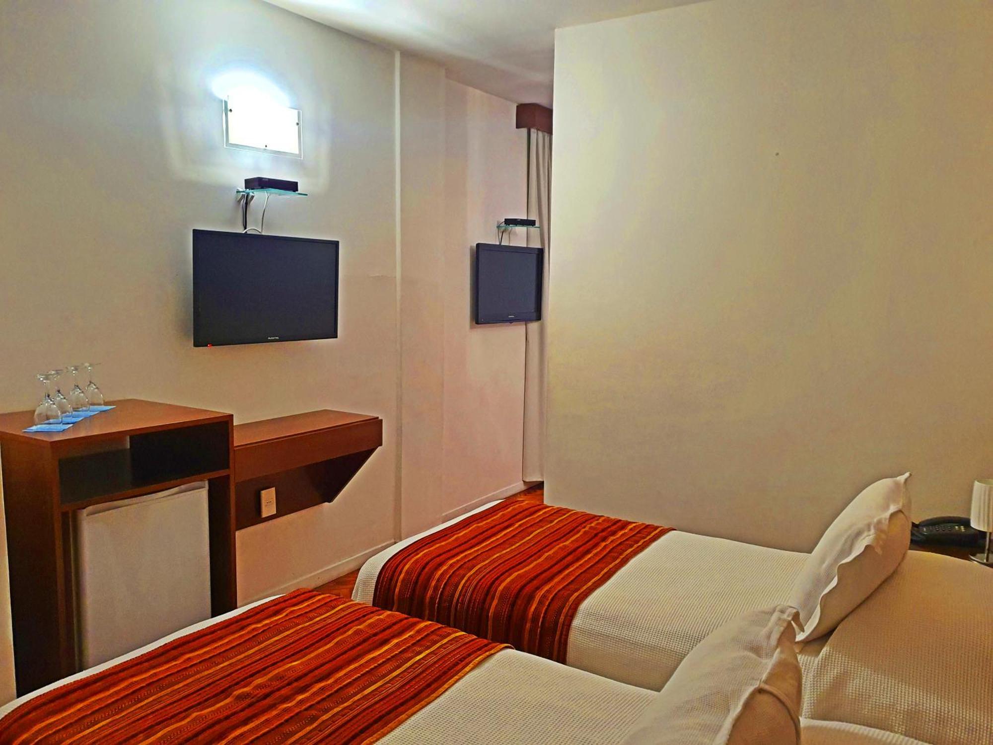 Hotel America Монтевидео Номер фото
